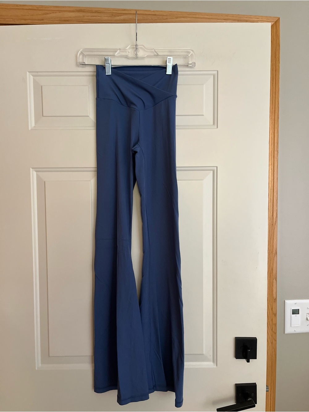 Offline by Aerie crossover flare leg v waist high rise Smokey blue color. small